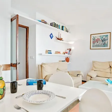 Bonet 2 Apartment